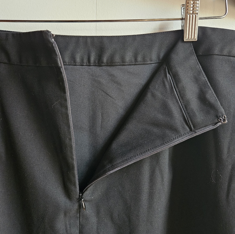 Banana Republic Knee-Length Skirt in Women's Size 12 - Picture 7 of 12